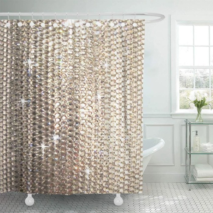 Silver bathroom wall decor