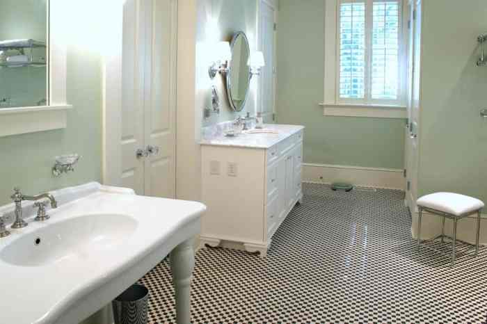 Light green bathroom decor