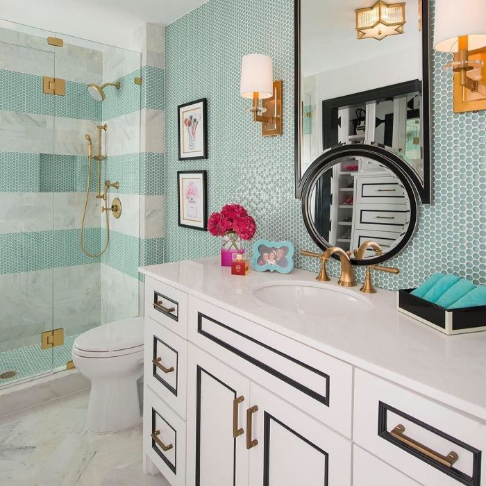 Seafoam green bathroom decor